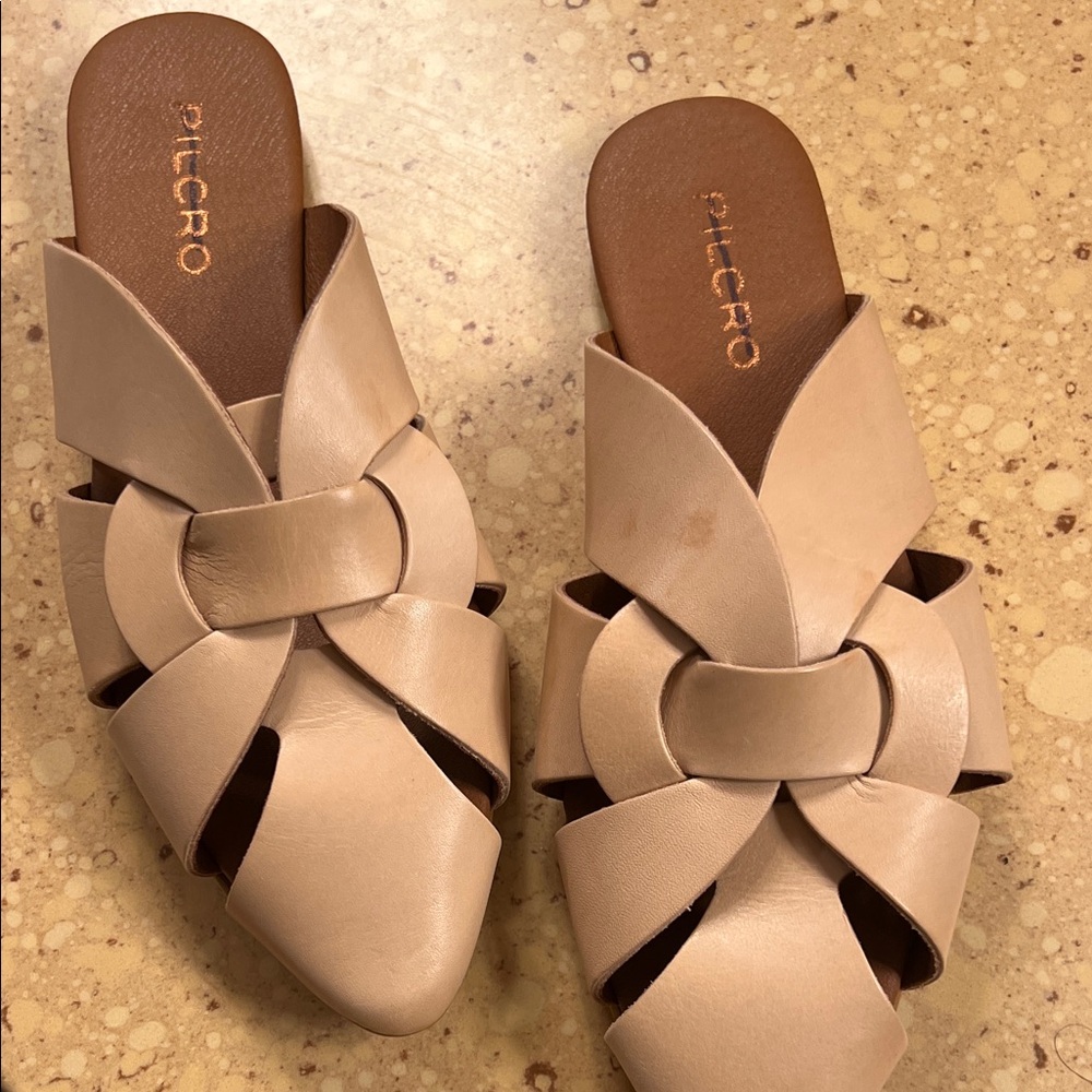 Pilcro Women's Tan Mules